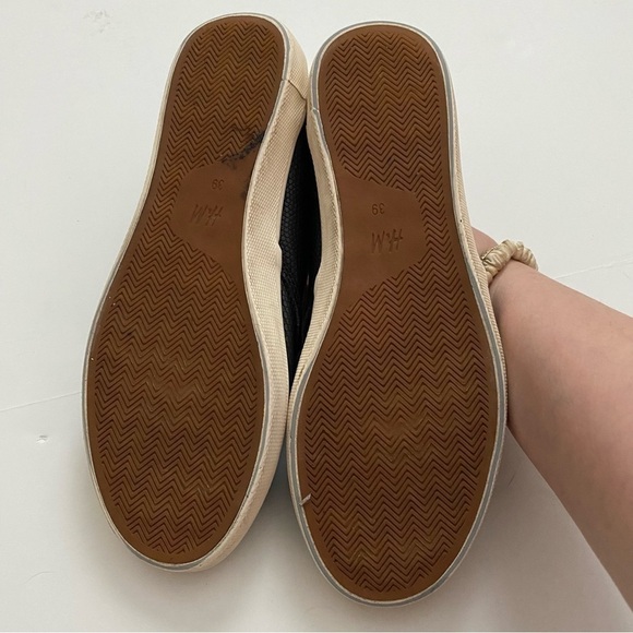 H&M Black Snakeskin Faux Leather Slip On Sneakers Flat 8 8.5 39 - Picture 8 of 10